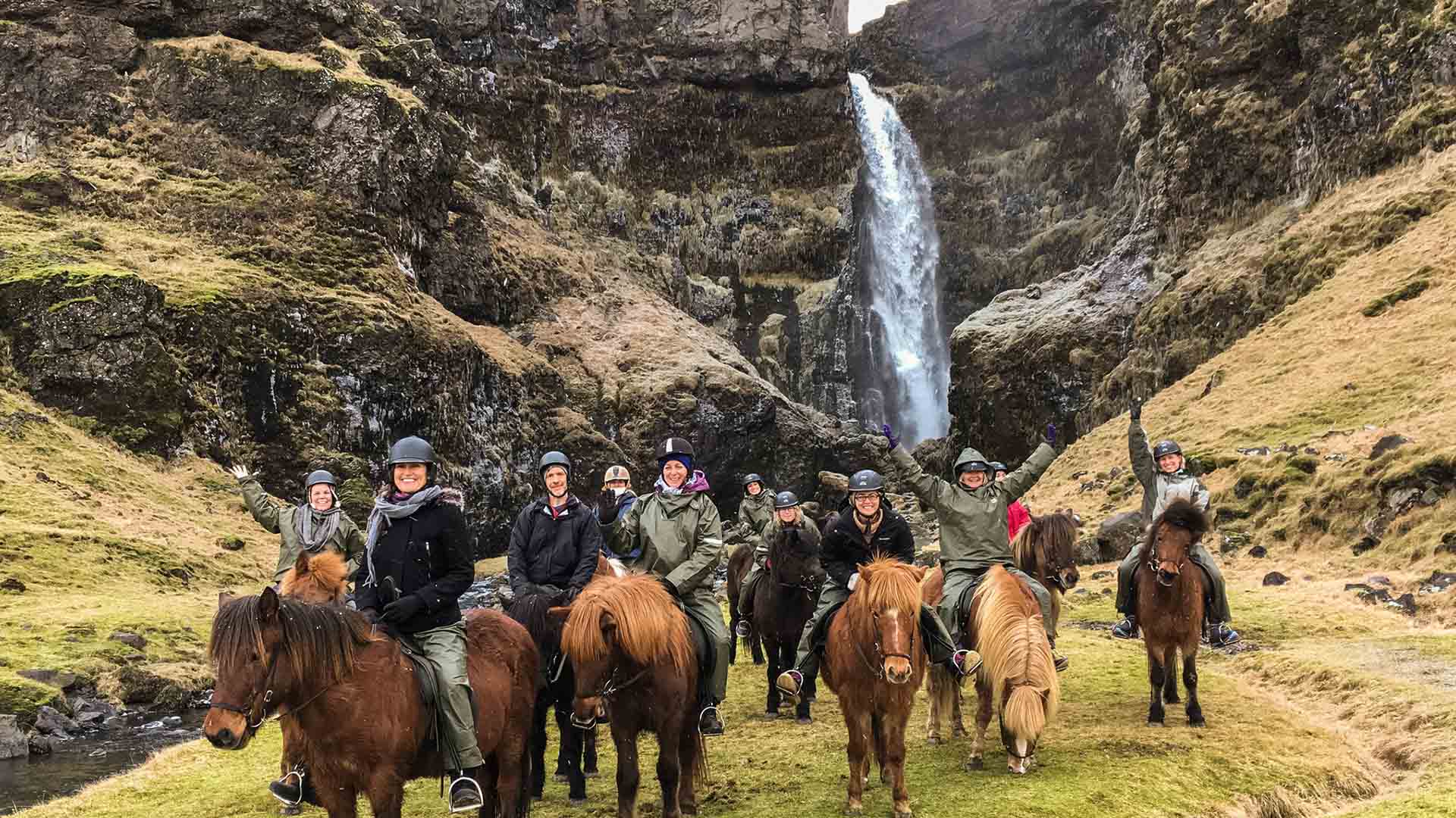 Horseback riding at Írárfoss ©skálakot