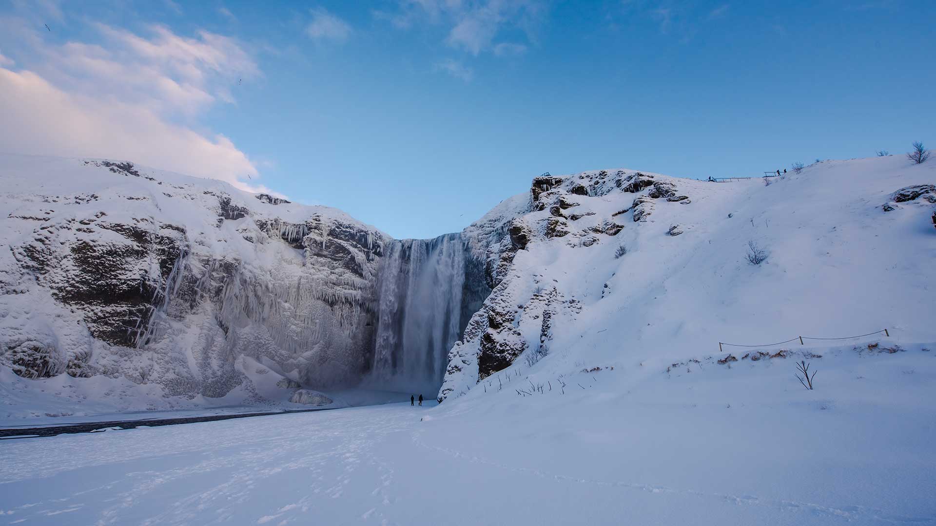 Afbeeldingenresultaat voor ijsland skogafoss winter