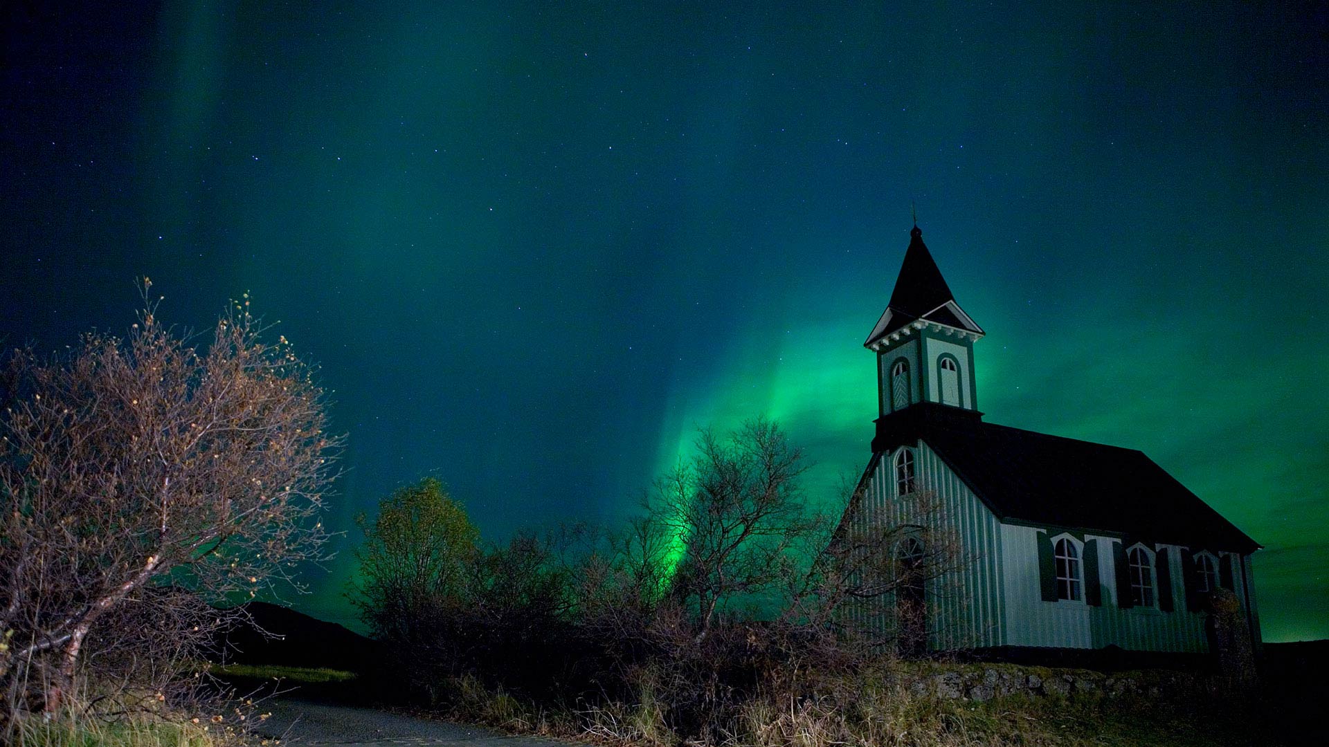 Northern Lights over Þingvellir in Iceland