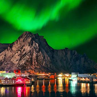 Northern lights over Svolvær seen from Hurtigruten