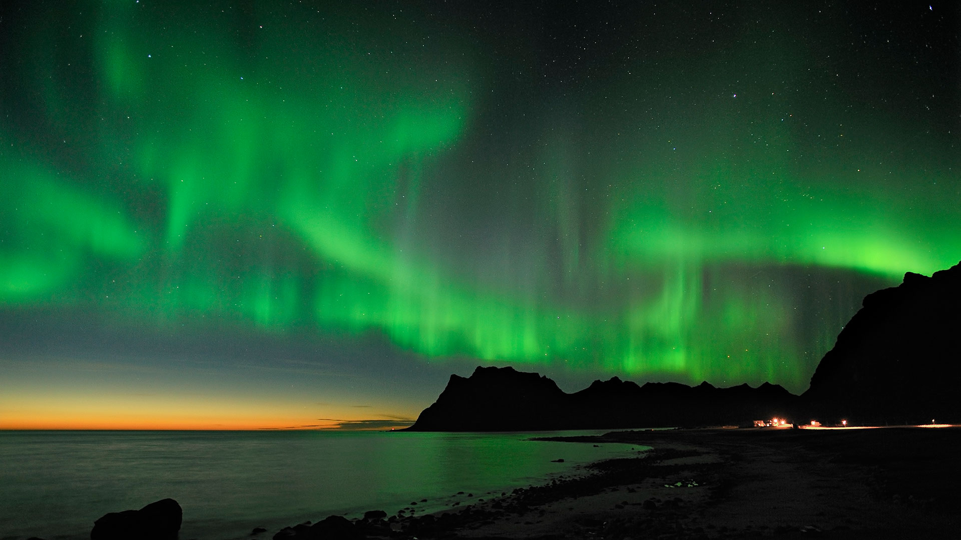 Northern Lights in Norway - ©visitnorway.com / Bjorn Jorgensen?400x200;crop